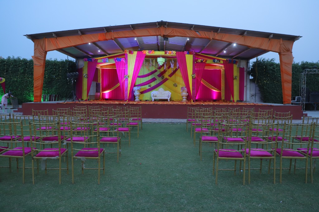 Mohan Vatika Stage Pavilion and Lawn Chair Seating